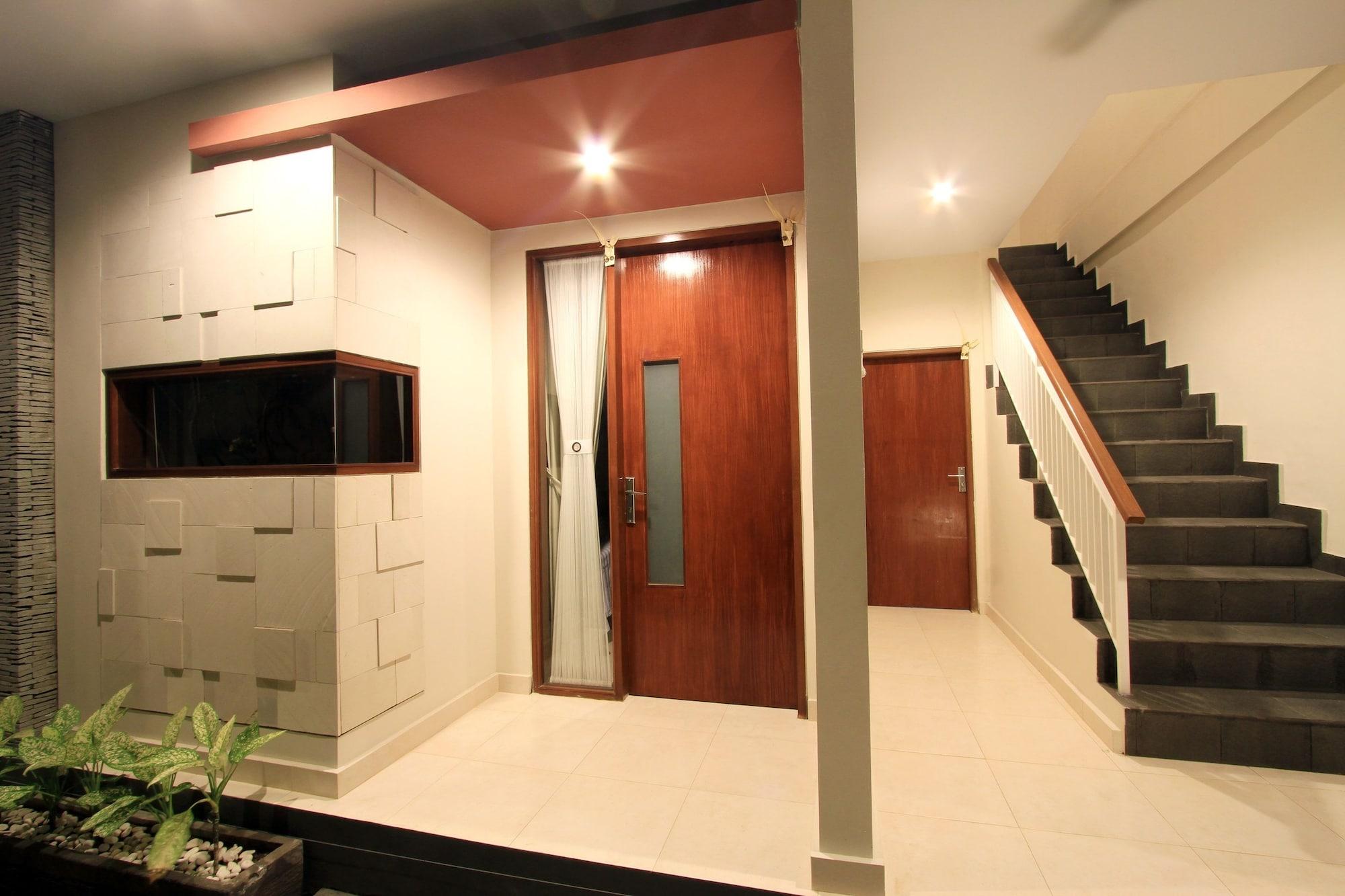 Saren Guest House Canggu Exterior photo