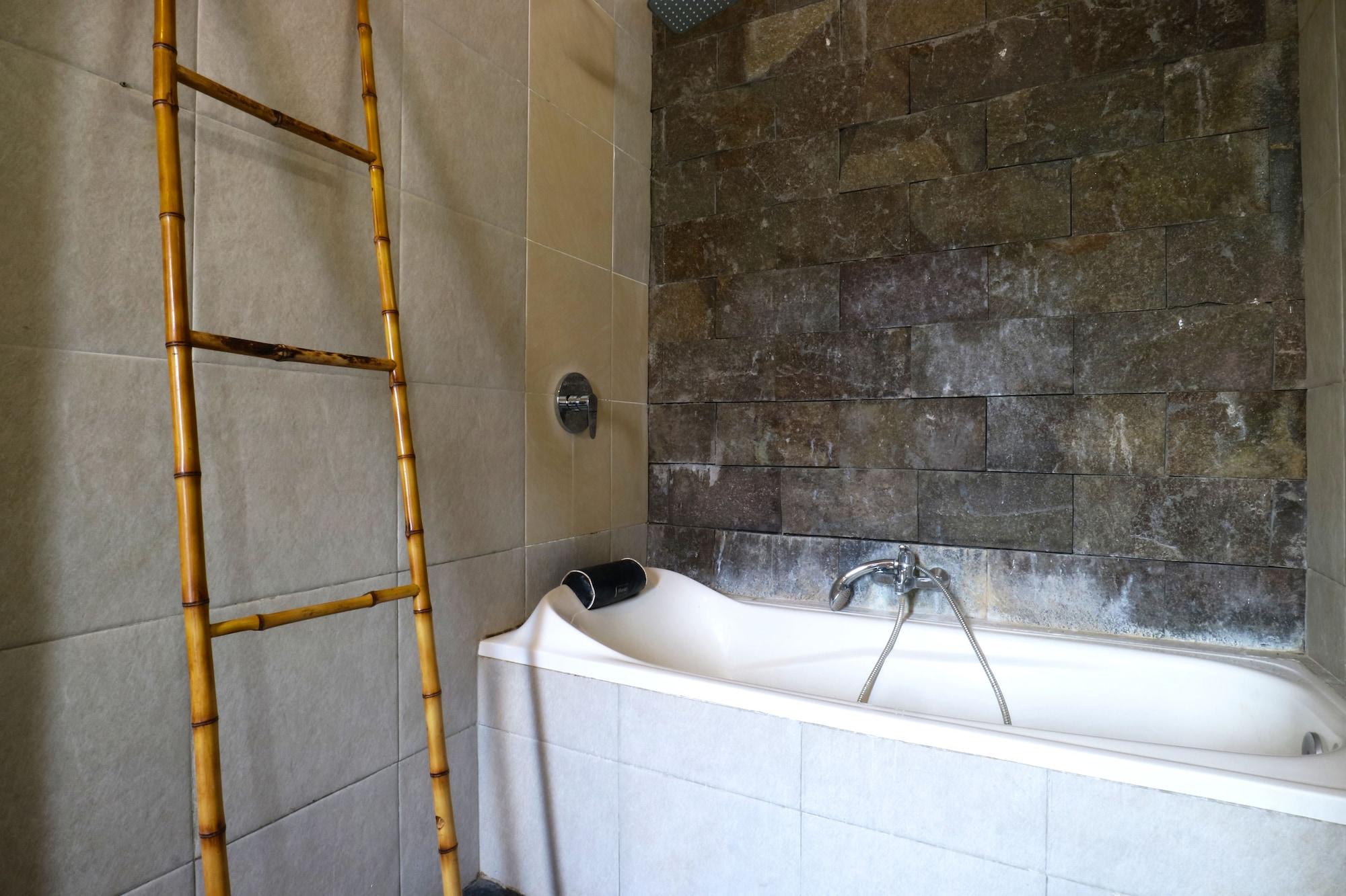 Saren Guest House Canggu Exterior photo