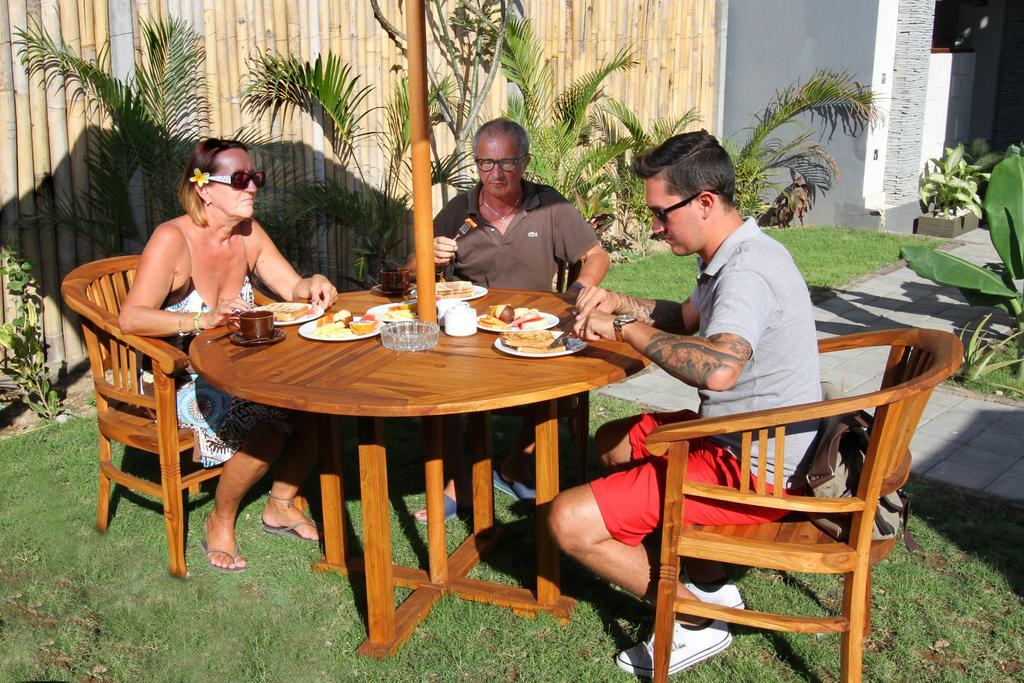 Saren Guest House Canggu Exterior photo