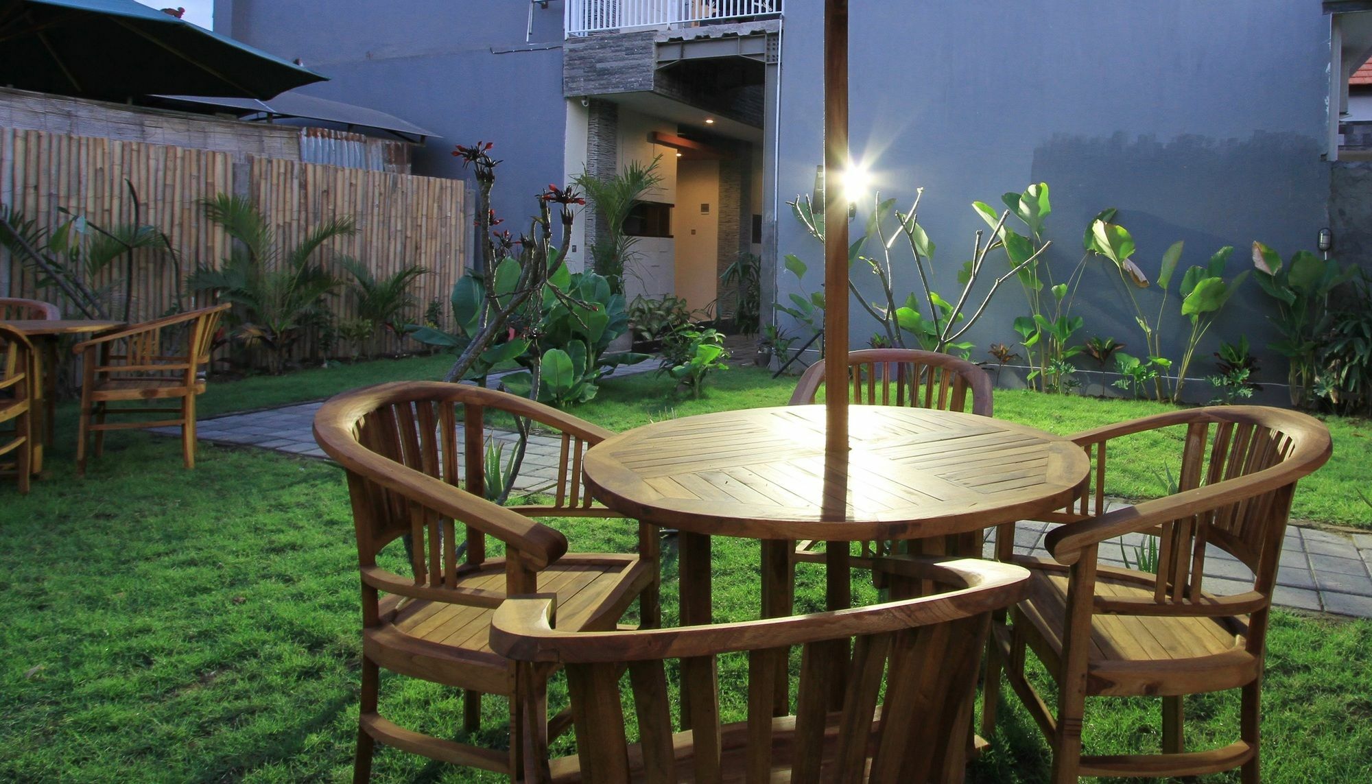 Saren Guest House Canggu Exterior photo