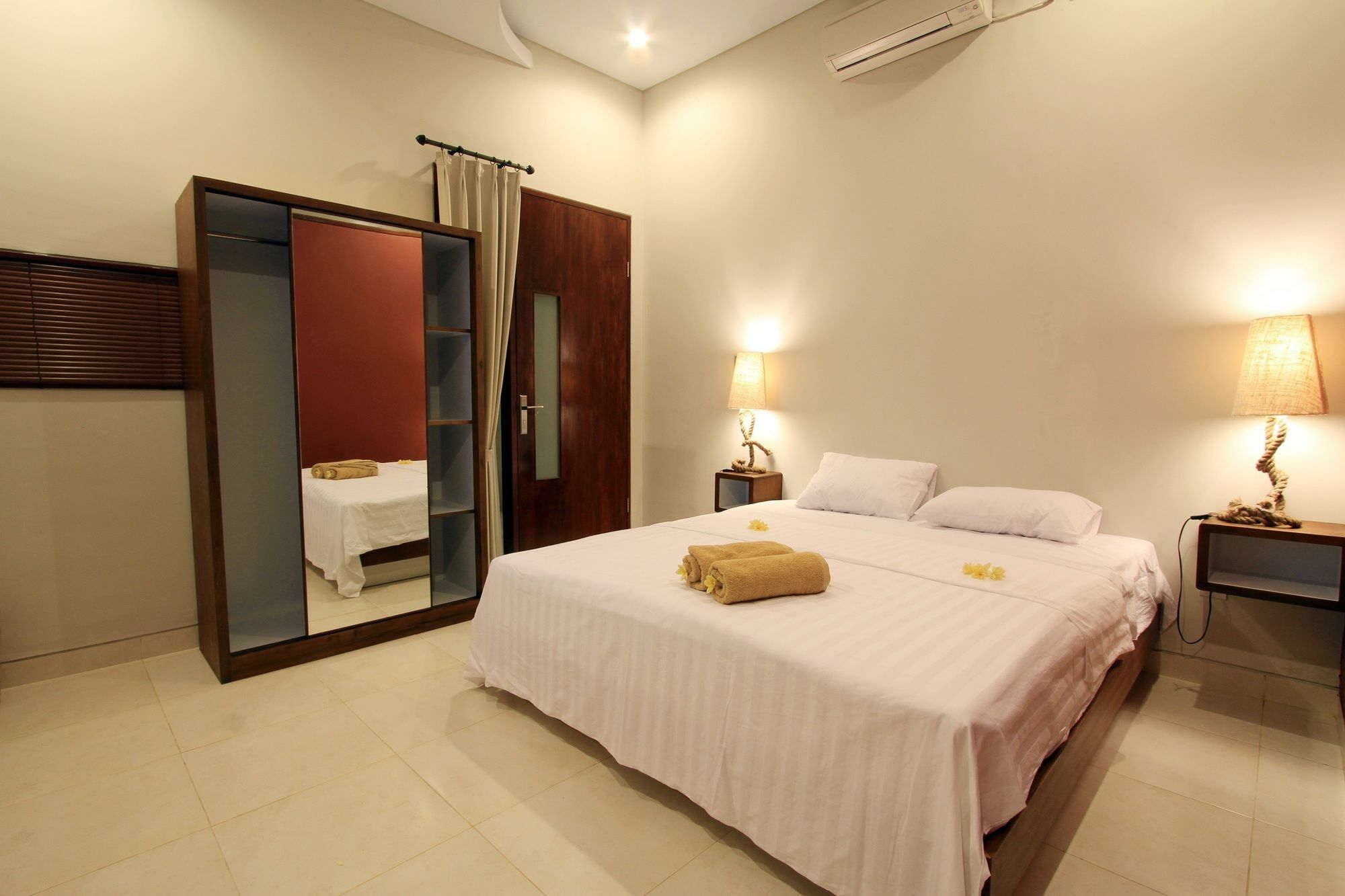 Saren Guest House Canggu Exterior photo