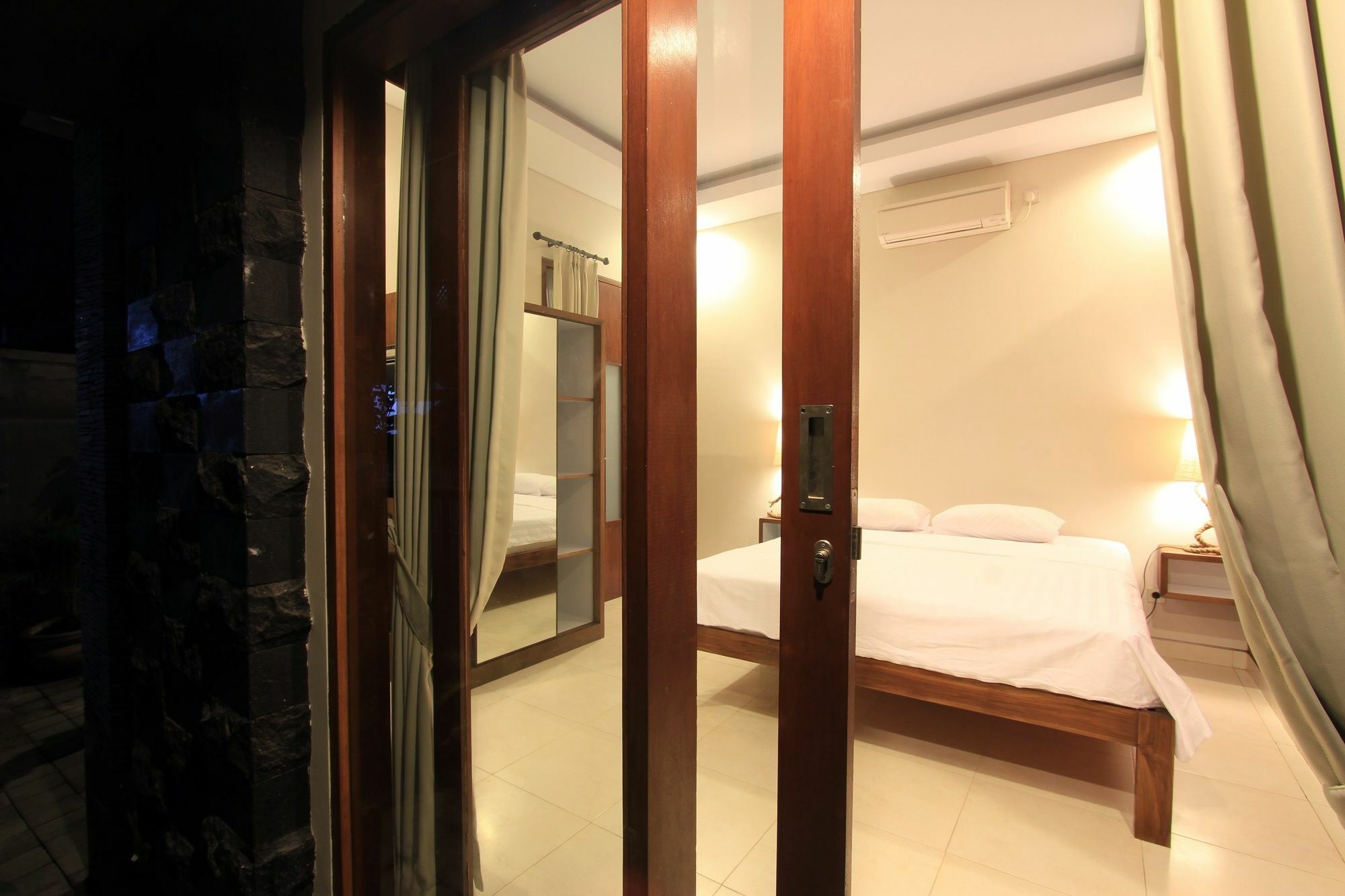 Saren Guest House Canggu Exterior photo